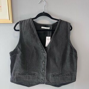 NWT Abercrombie black Jean vest, size XL